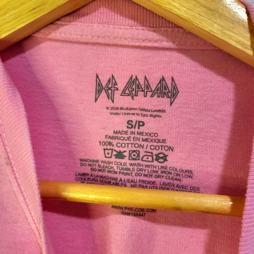 Def Leapard pink shirt - Picture 2 of 4